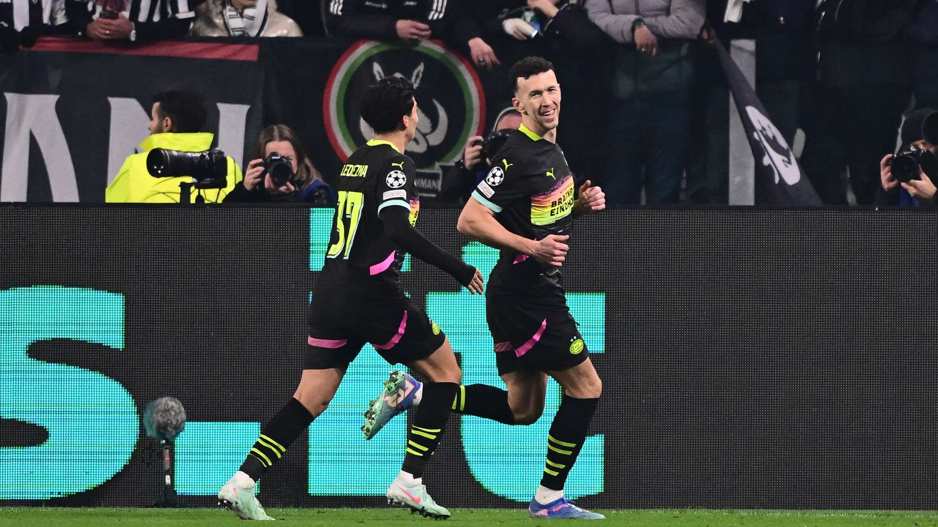 每场比赛都 每场比赛都